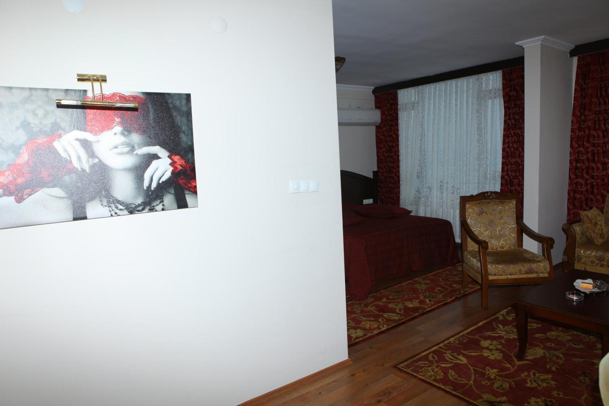 Cihan Hotel Hopa Bilik gambar