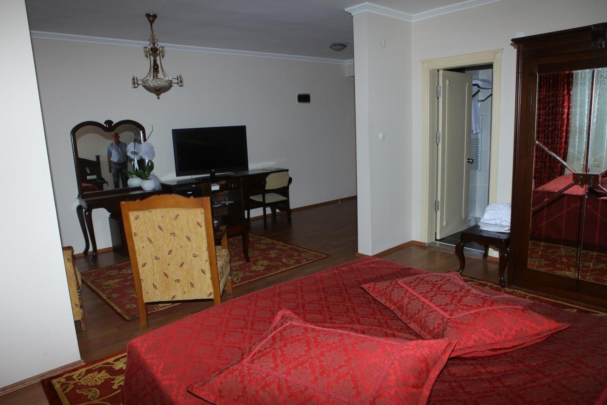 Cihan Hotel Hopa Bilik gambar